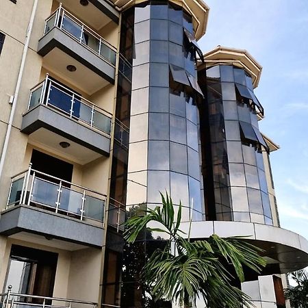 Eric Wilkins Apartments Lubowa Buitenkant foto